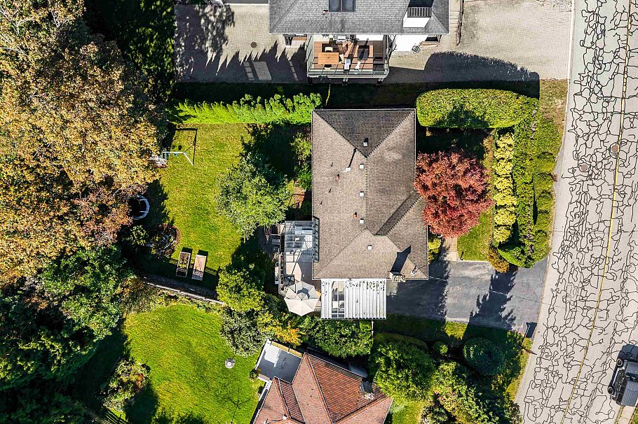 799 Plymouth Drive North Vancouver, BC - 5