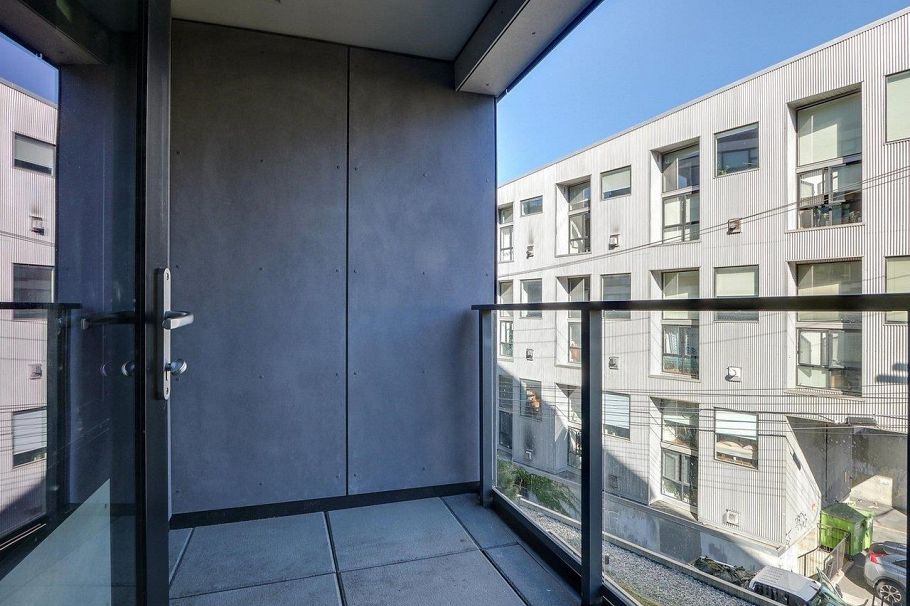 502 210 E 5th Avenue Vancouver, BC - 9