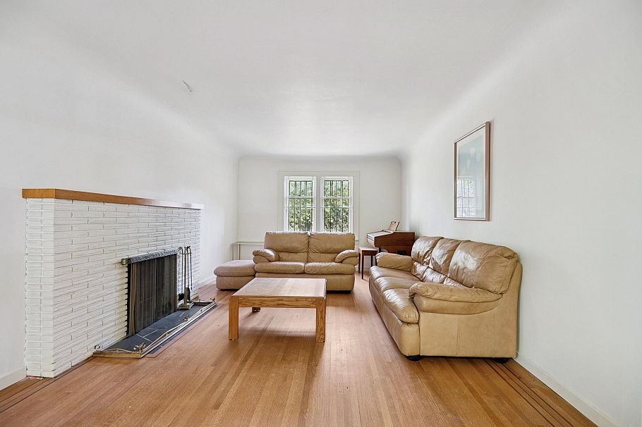 4470 Osler Street Vancouver, BC - 2