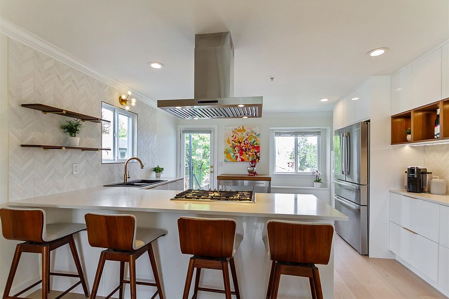 6450 St. George Street Vancouver, BC - 5