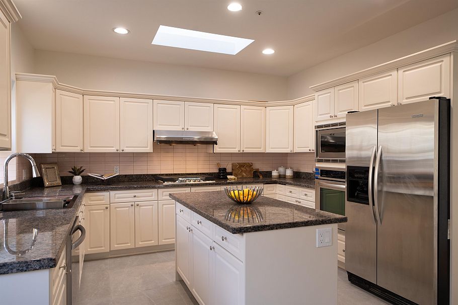 3565 W 29th Avenue Vancouver, BC - 9