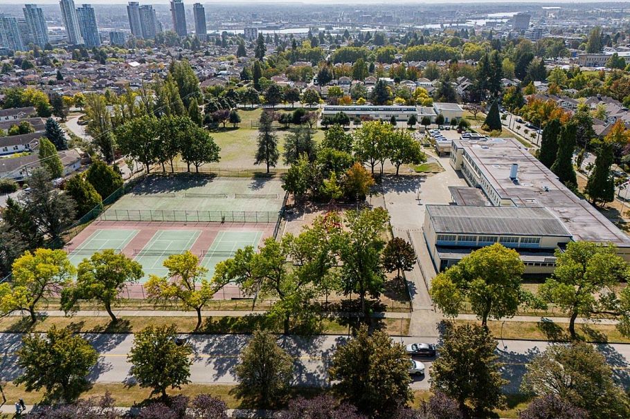 970 W 64th Avenue Vancouver, BC - 22