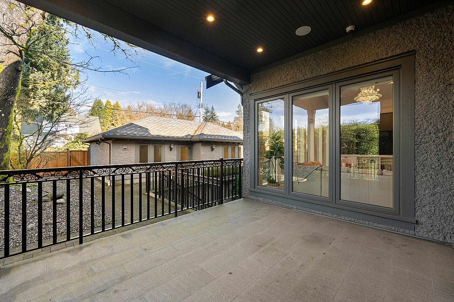 3981 W 35th Avenue Vancouver, BC - 38