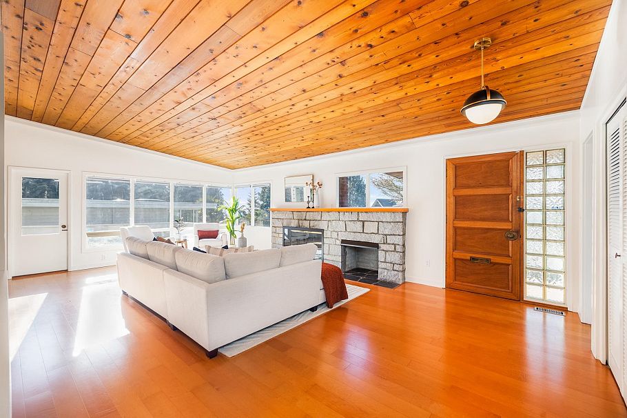 4202 Skyline Drive North Vancouver, BC - 5