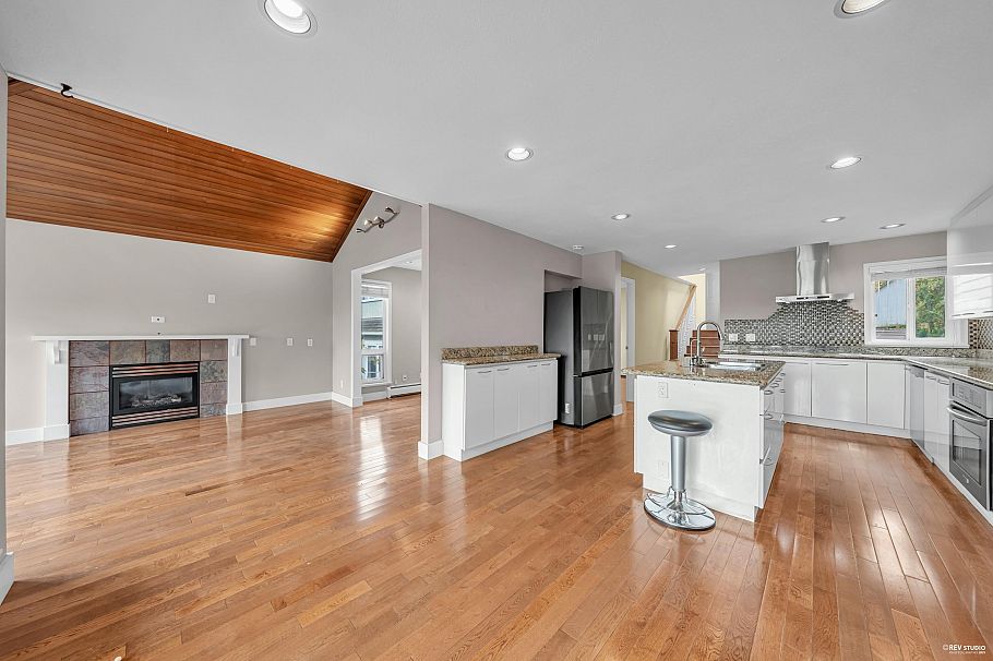 3191 W 23rd Avenue Vancouver, BC - 15