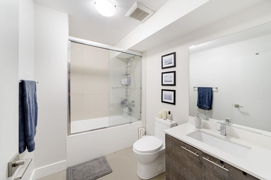 517 Granada Crescent North Vancouver, BC - 32