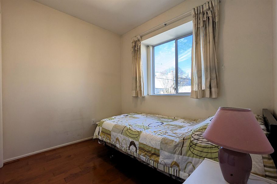 708 E 49th Avenue Vancouver, BC - 11