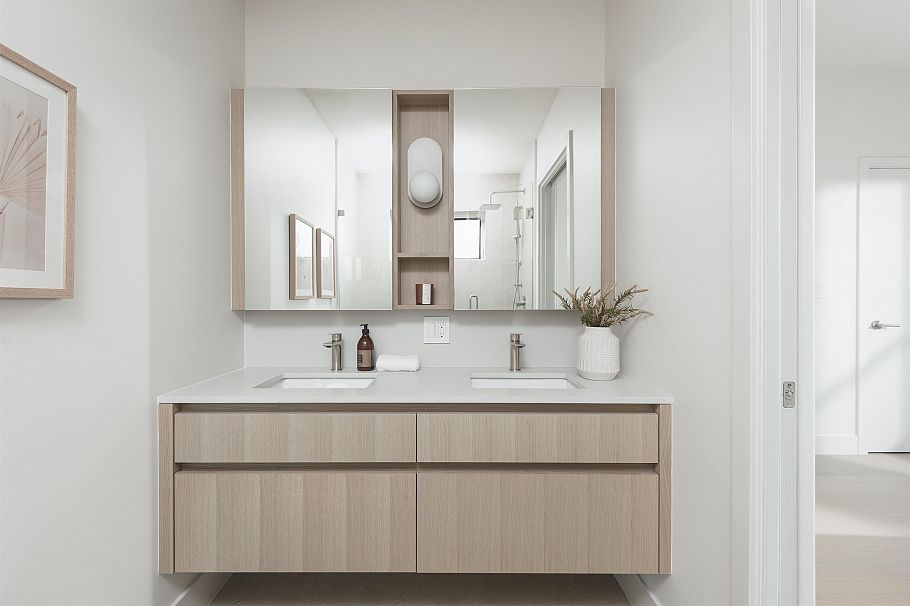 2138 E 10 Avenue Vancouver, BC - 13