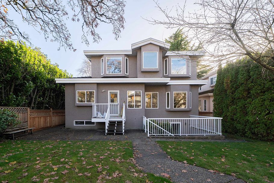 3565 W 29th Avenue Vancouver, BC - 25