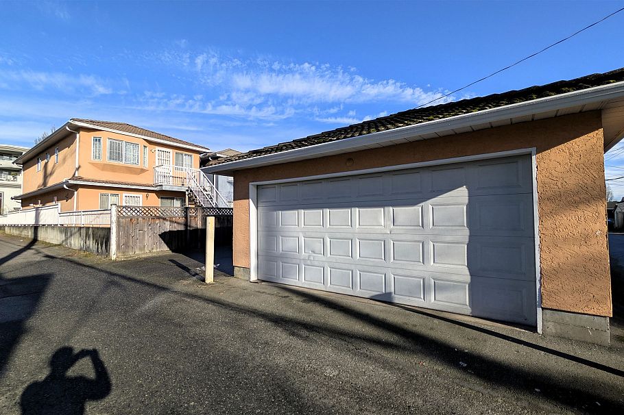 708 E 49th Avenue Vancouver, BC - 26