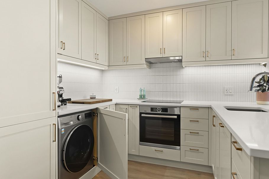 301 418 E Broadway Vancouver, BC - 9