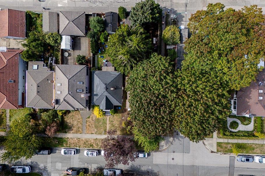 970 W 64th Avenue Vancouver, BC - 12