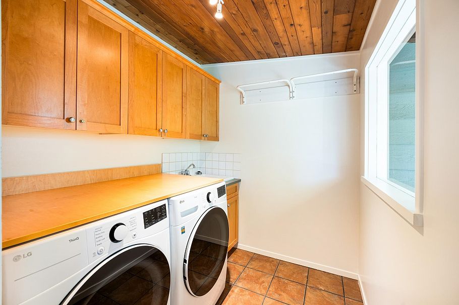 4202 Skyline Drive North Vancouver, BC - 30