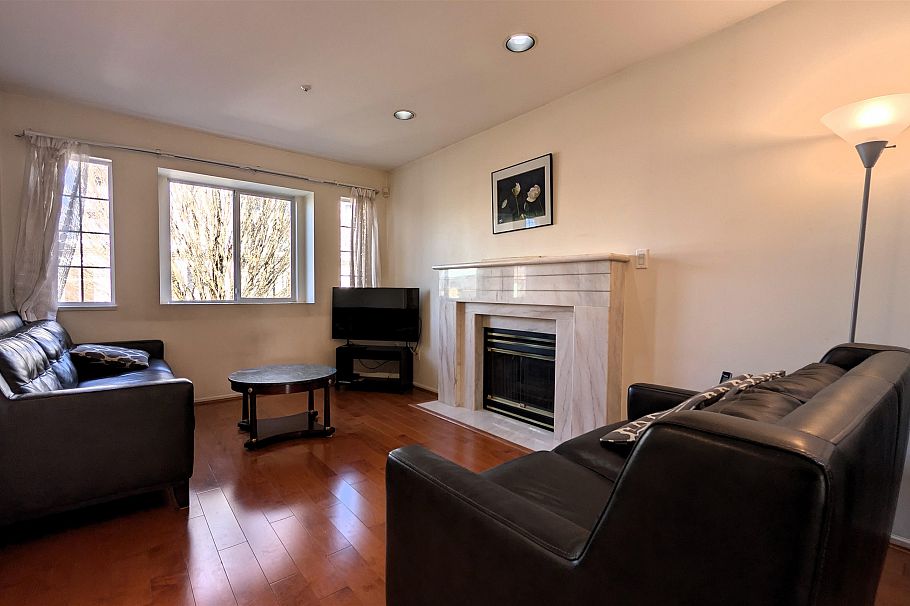 708 E 49th Avenue Vancouver, BC - 3