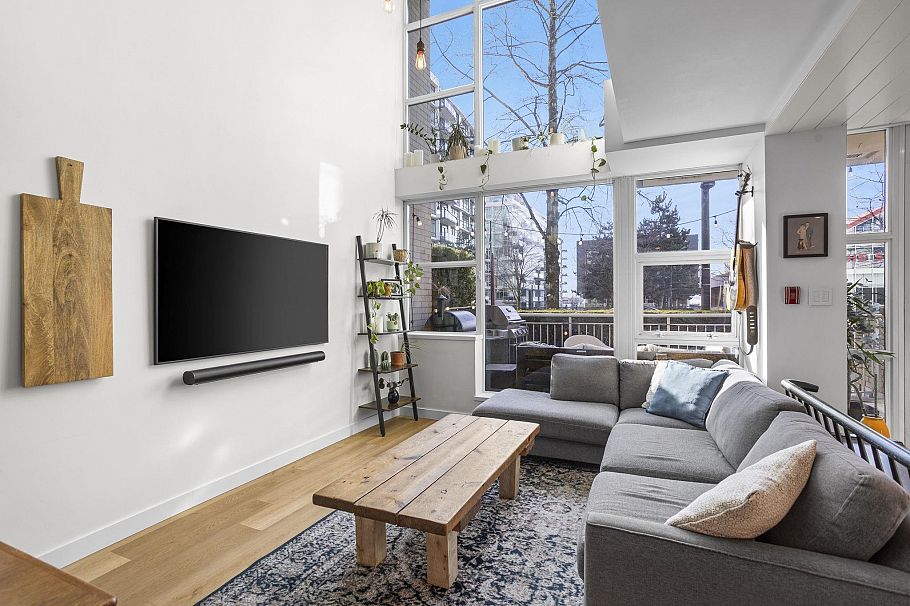 TH2 168 E Esplanade Avenue North Vancouver, BC - 3