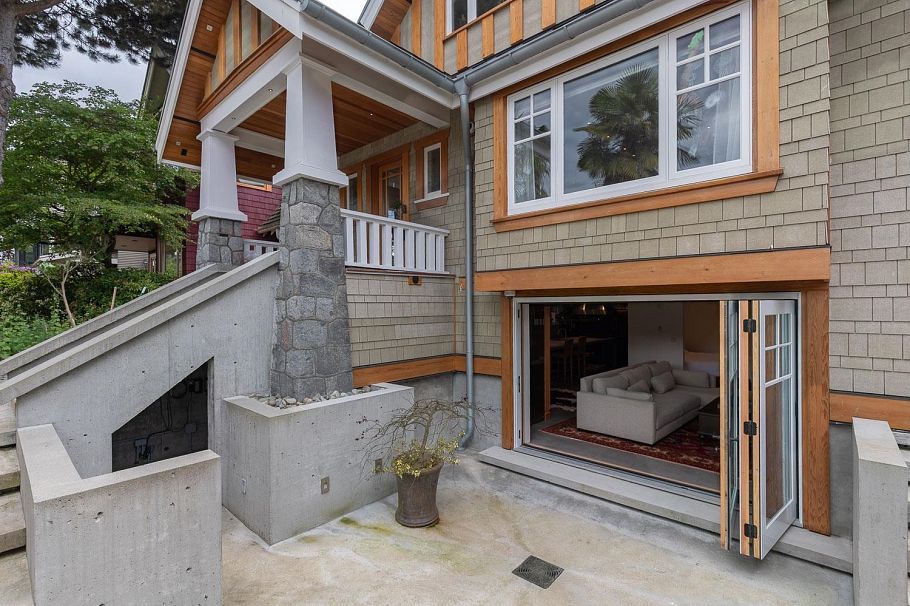 2988 Point Grey Road Vancouver, BC - 2