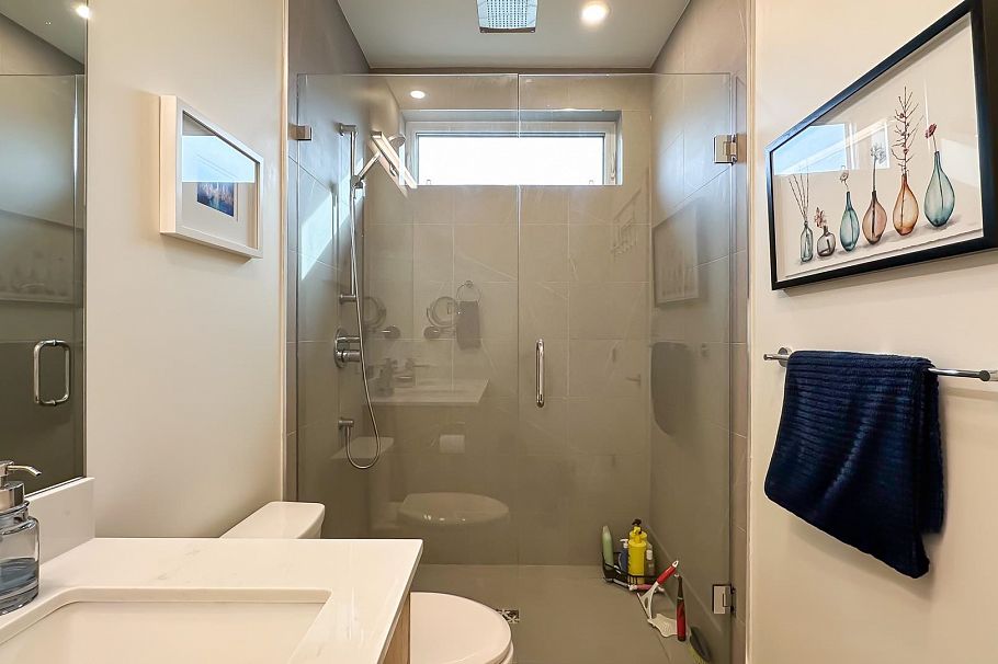 338 E 5th Street North Vancouver, BC - 23