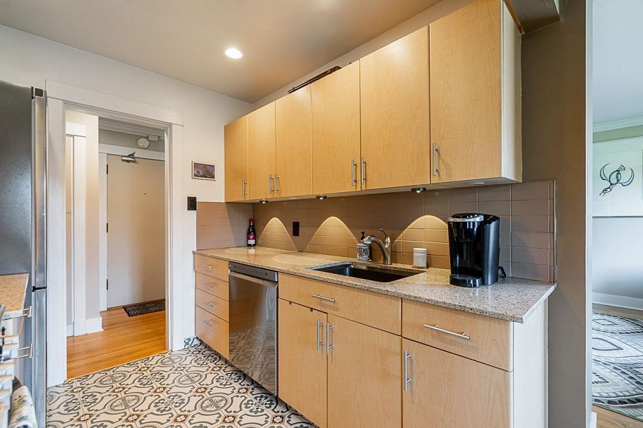 305 3530 Cambie Street Vancouver, BC - 21