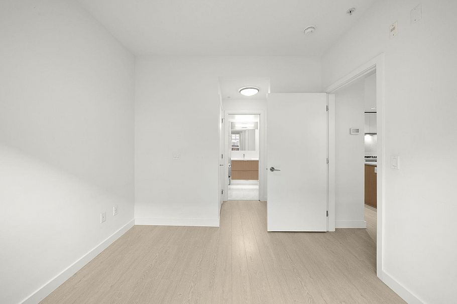 203 7928 Yukon Street Vancouver, BC - 11