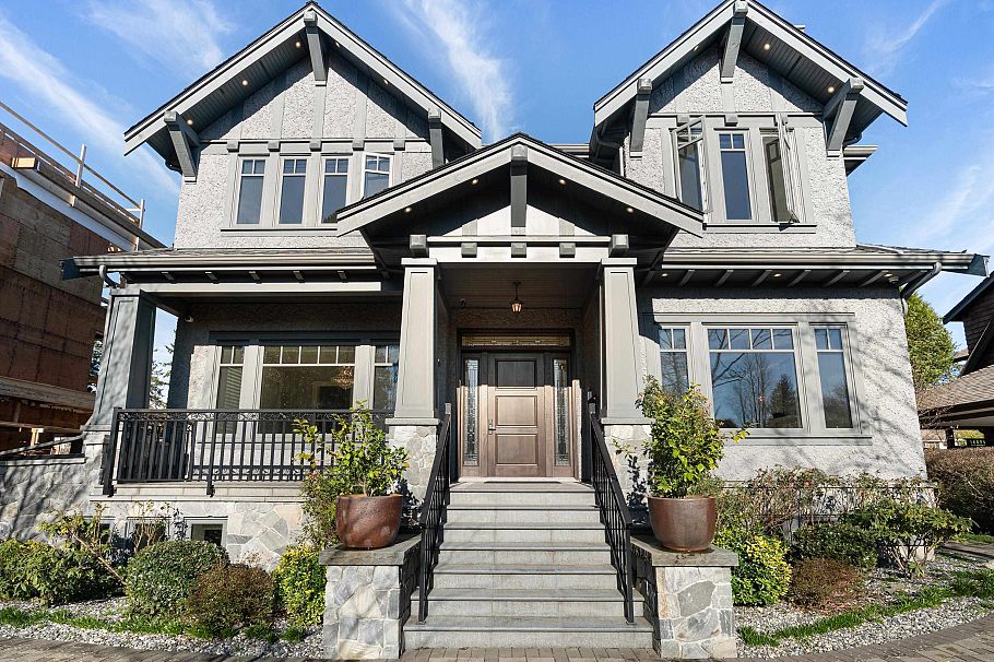 3981 W 35th Avenue Vancouver, BC - 1