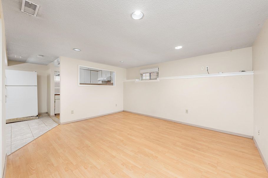 5556 Earles Street Vancouver, BC - 14