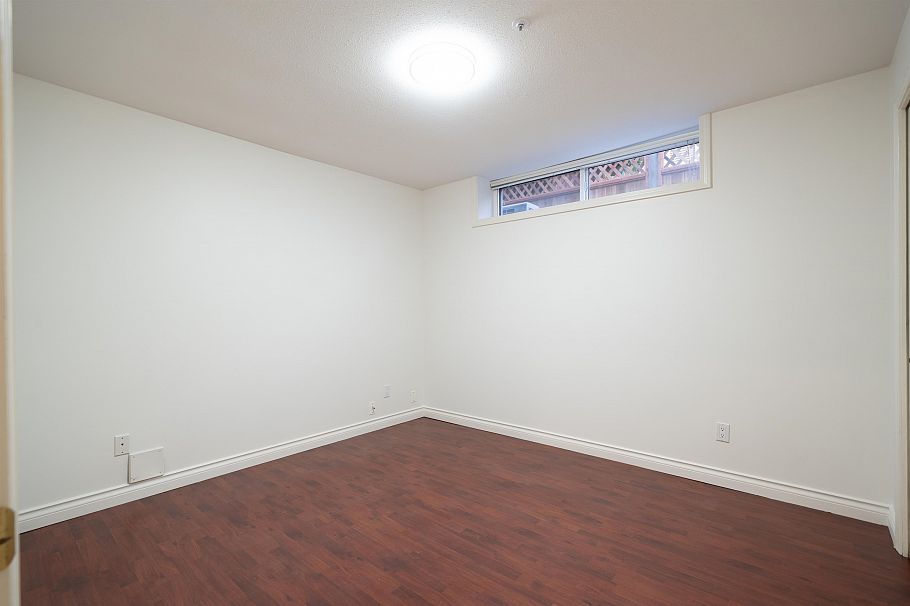 3565 W 29th Avenue Vancouver, BC - 22