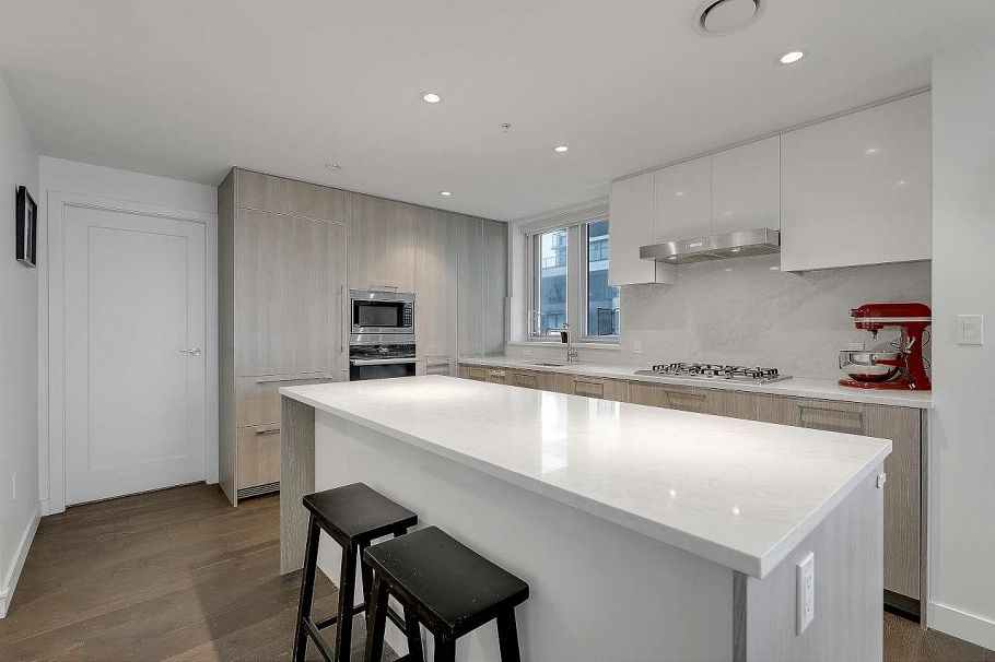 1003 3331 No. 3 Road Richmond, BC - 3