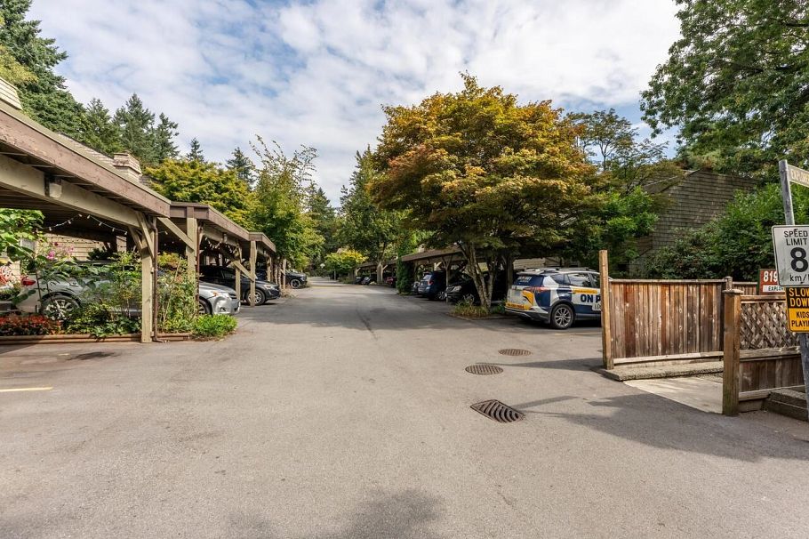 8132 Laval Place Vancouver, BC - 27