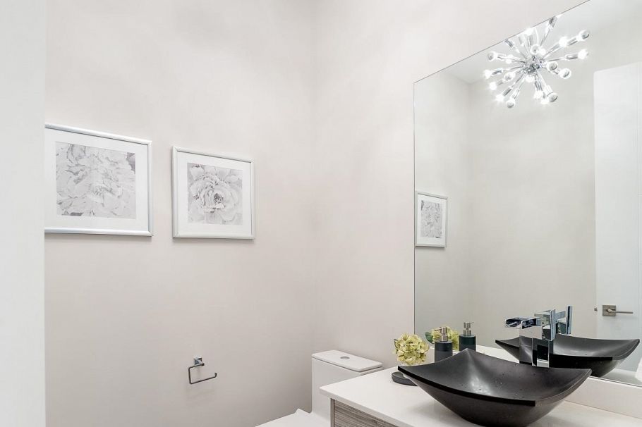 517 Granada Crescent North Vancouver, BC - 21