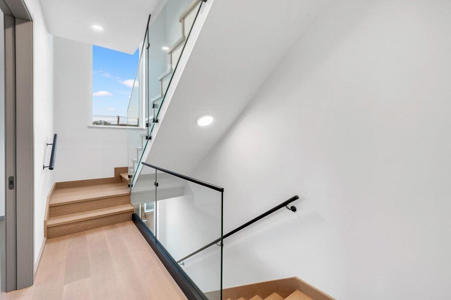 2 3547 E Georgia Street Vancouver, BC - 19