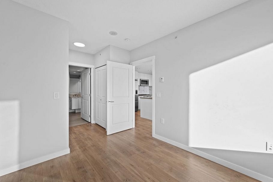 903 3281 E Kent Avenue North Vancouver, BC - 17