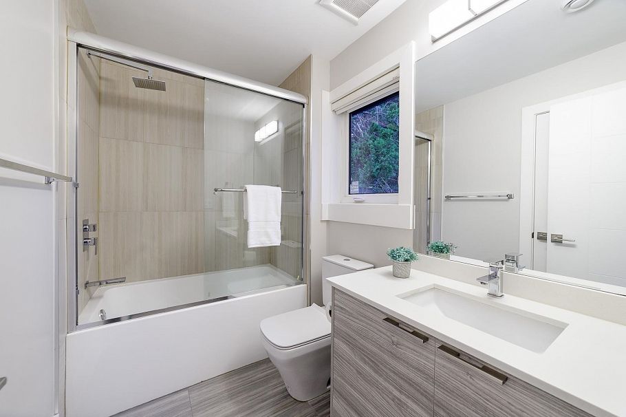 517 Granada Crescent North Vancouver, BC - 23