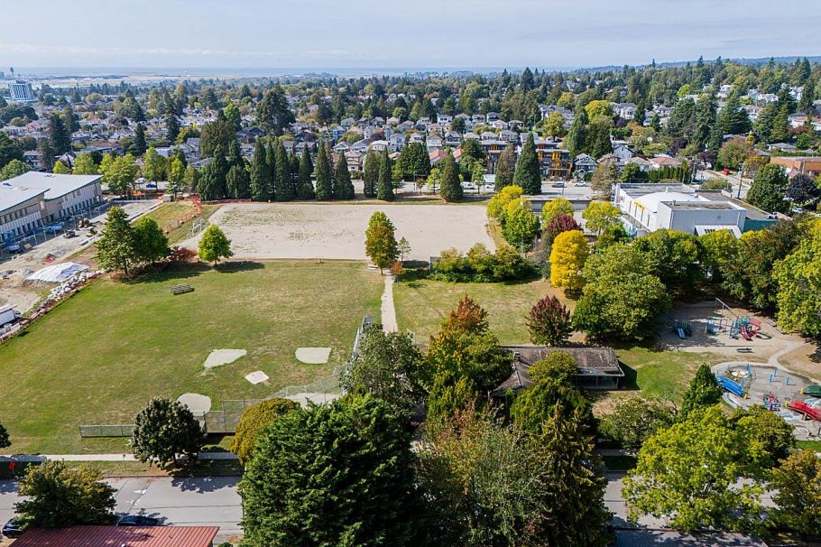 970 W 64th Avenue Vancouver, BC - 20