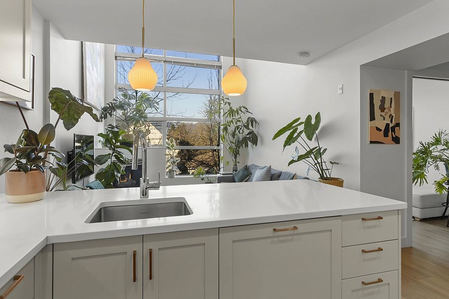 301 418 E Broadway Vancouver, BC - 6