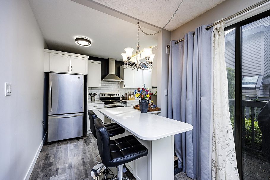 3132 Lonsdale Avenue North Vancouver, BC - 26