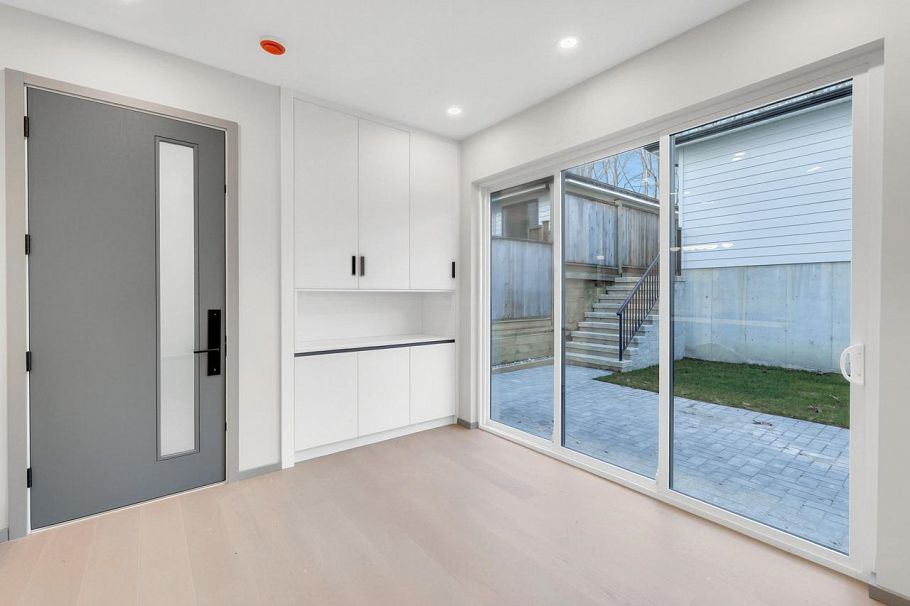 2 3547 E Georgia Street Vancouver, BC - 13