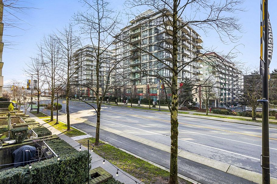 TH2 168 E Esplanade Avenue North Vancouver, BC - 31