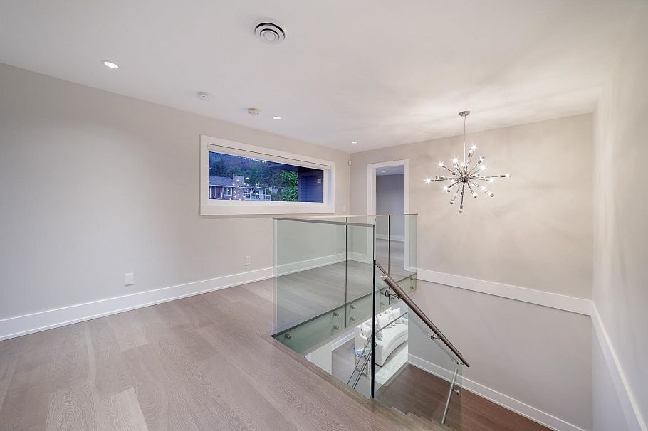 517 Granada Crescent North Vancouver, BC - 15