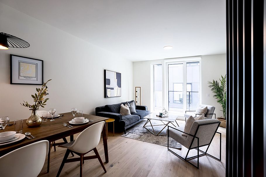 TH9 324 E Ridgeway Avenue North Vancouver, BC - 1