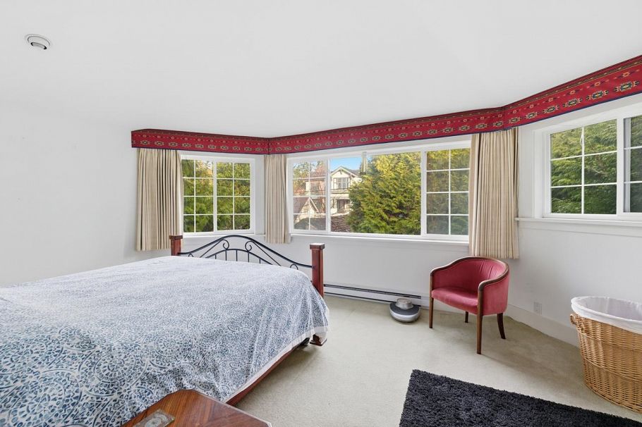 3775 W 35th Avenue Vancouver, BC - 17