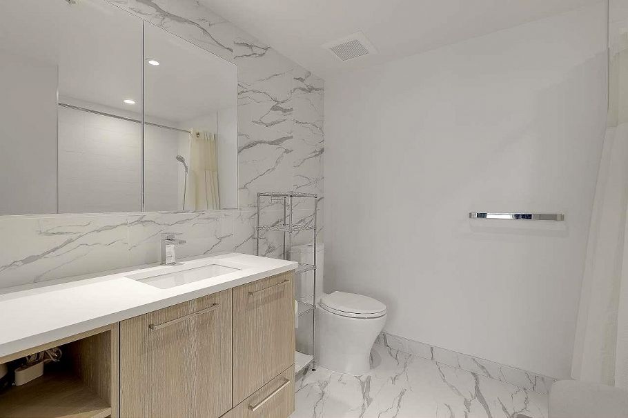 1003 3331 No. 3 Road Richmond, BC - 20