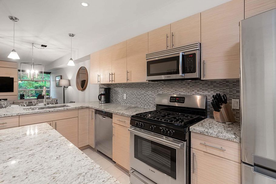 104 2832 Capilano Road North Vancouver, BC - 11