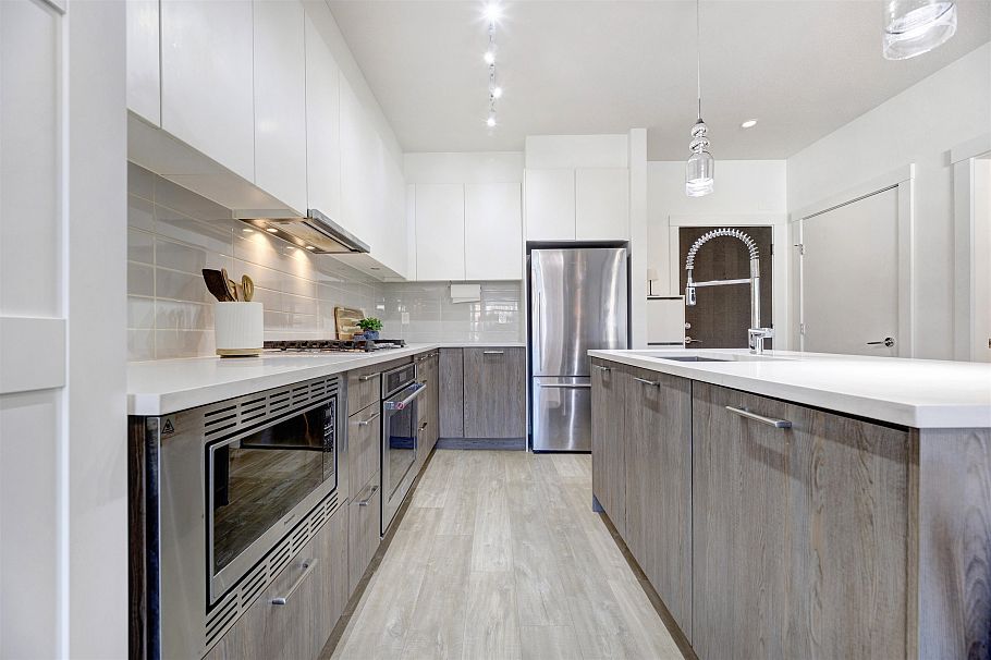 306 625 E 3rd Street North Vancouver, BC - 2