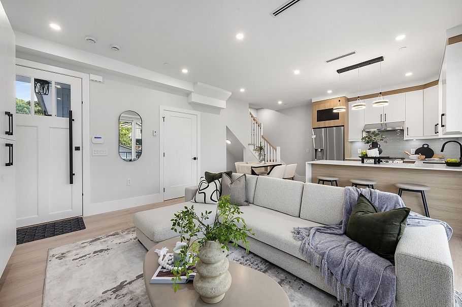 2743 Mcgill Street Vancouver, BC - 3