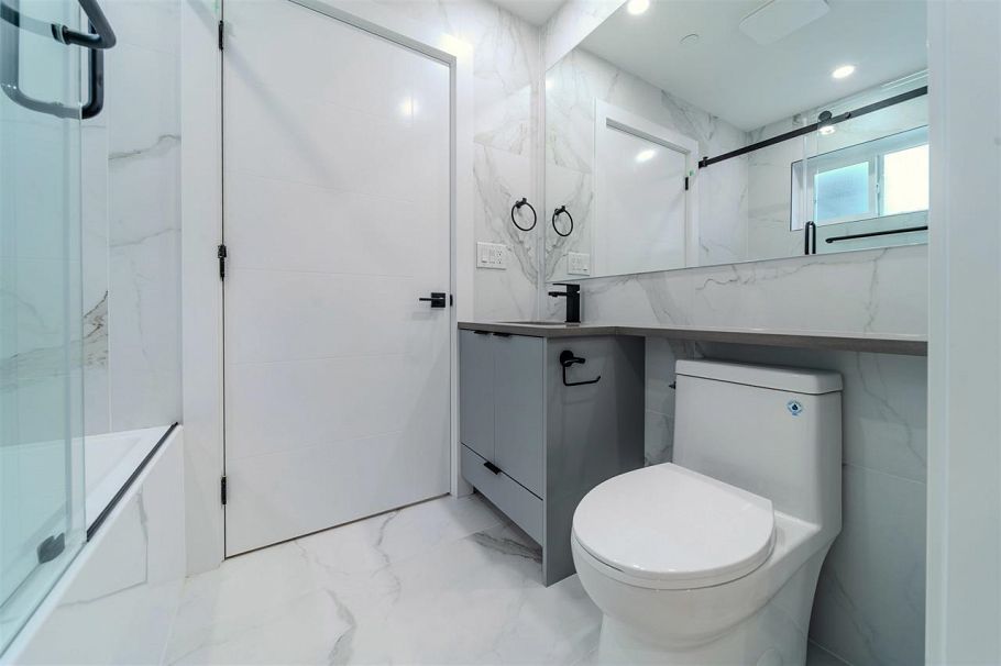 1 3576 E Pender Street Vancouver, BC - 23