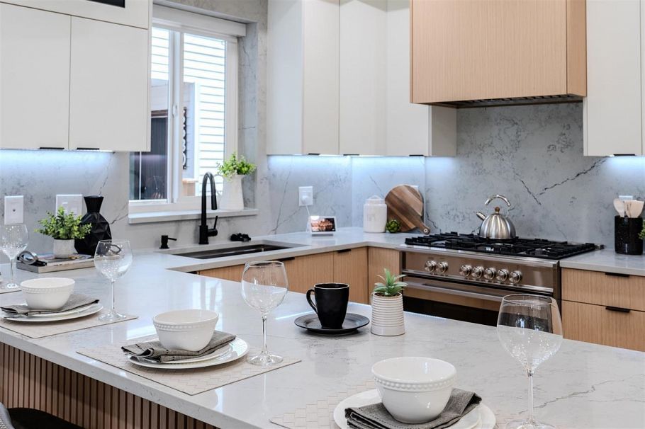 1 3576 E Pender Street Vancouver, BC - 11