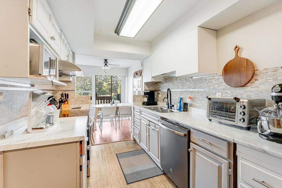 1039 Old Lillooet Road North Vancouver, BC - 20