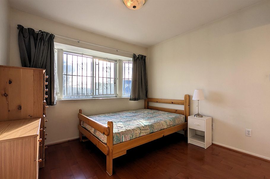 708 E 49th Avenue Vancouver, BC - 8