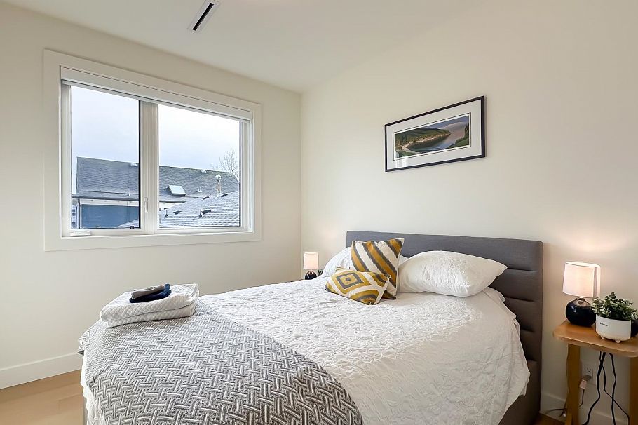 338 E 5th Street North Vancouver, BC - 20