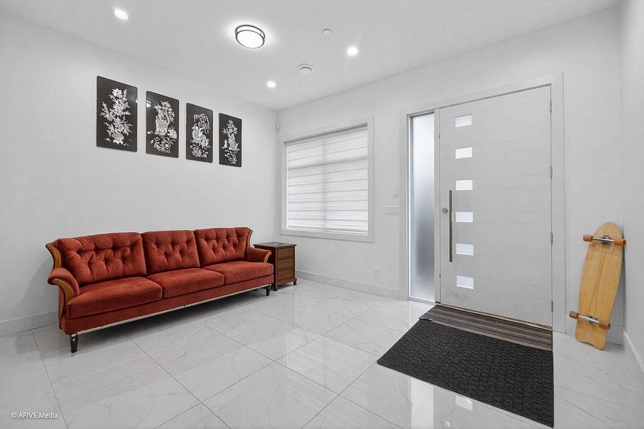 1052 E 50th Avenue Vancouver, BC - 38